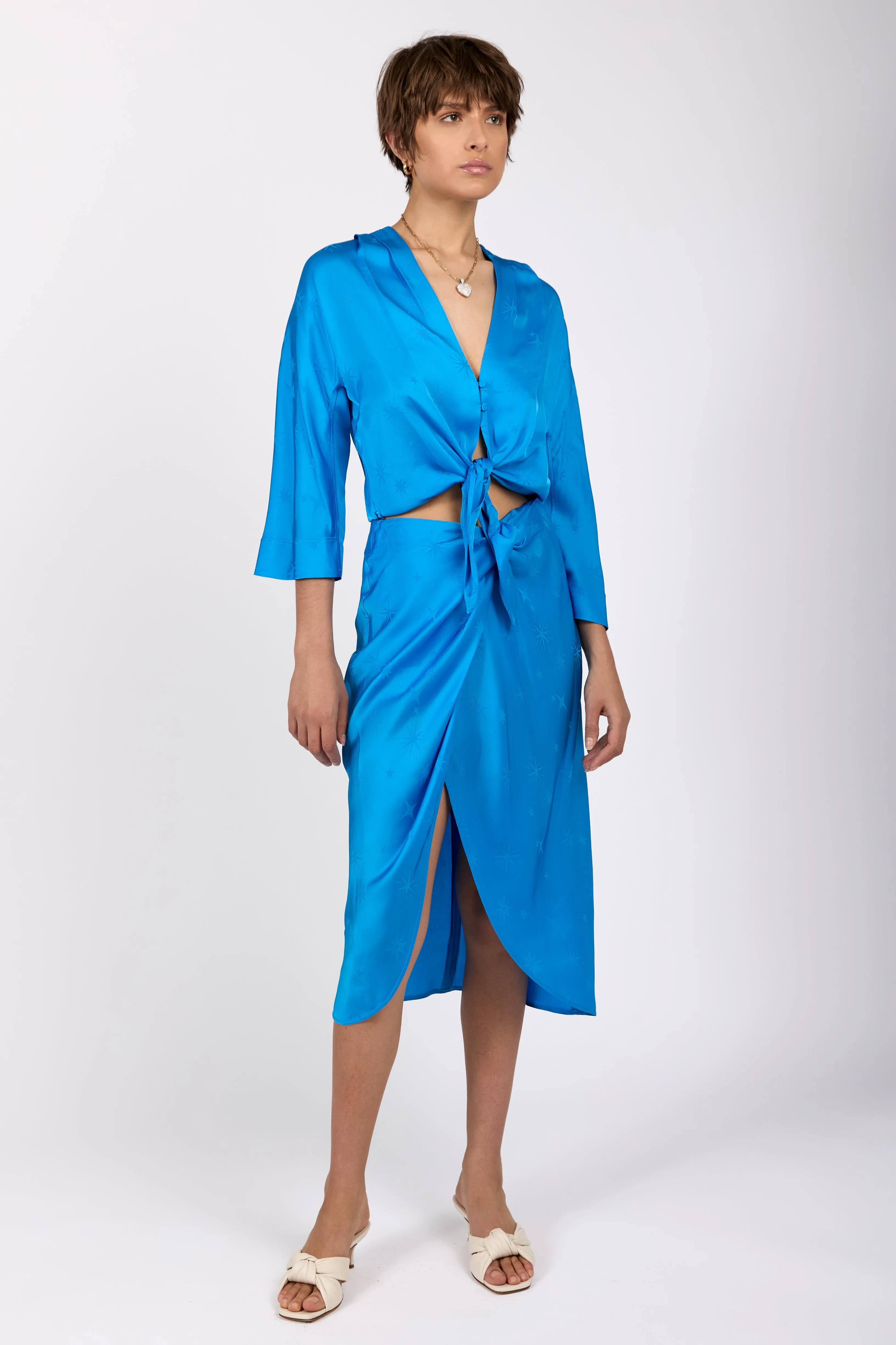 Étoile Jacquard Satin Blouse in Turquoise